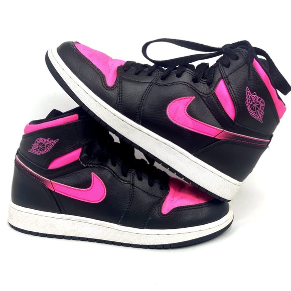 jordan 1 retro high black hyper pink